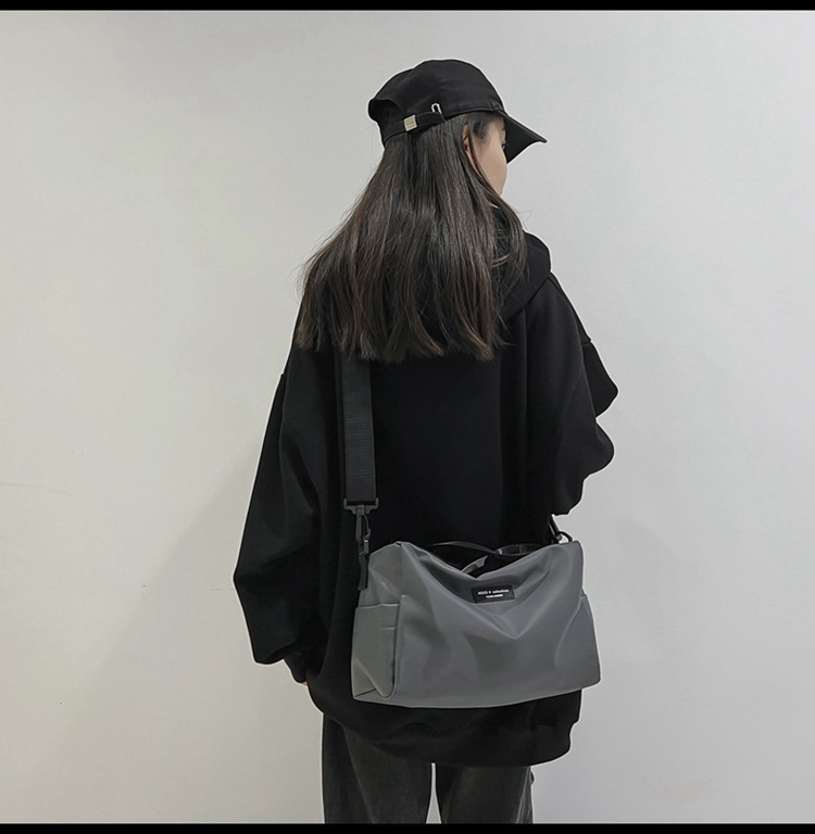 BE00787_10